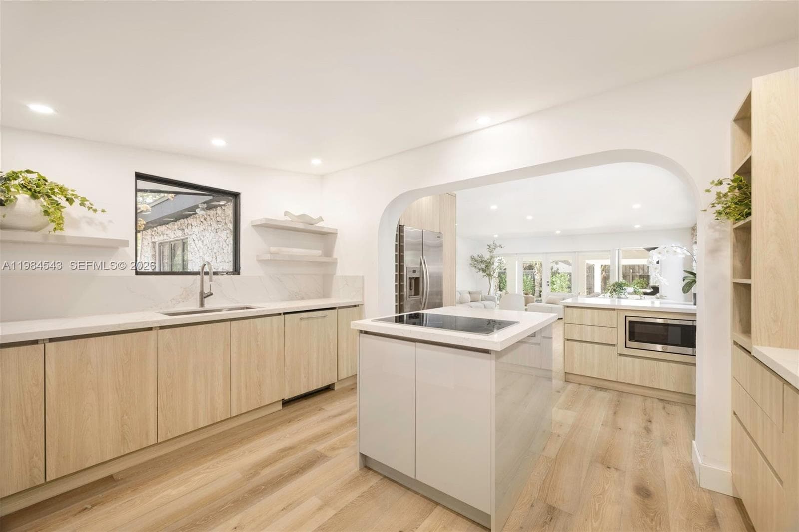 3090 Kirk St, Coconut Grove FL 33133 — 6