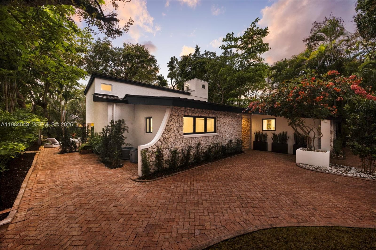 3090 Kirk St, Coconut Grove FL 33133 — 26