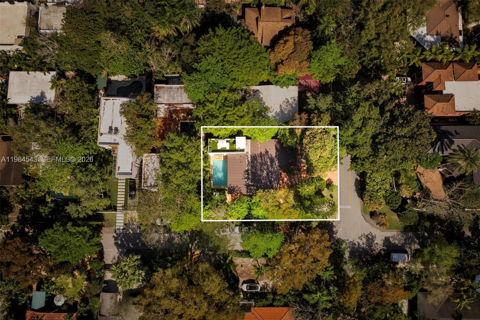 3090 Kirk St, Coconut Grove FL 33133 — 32