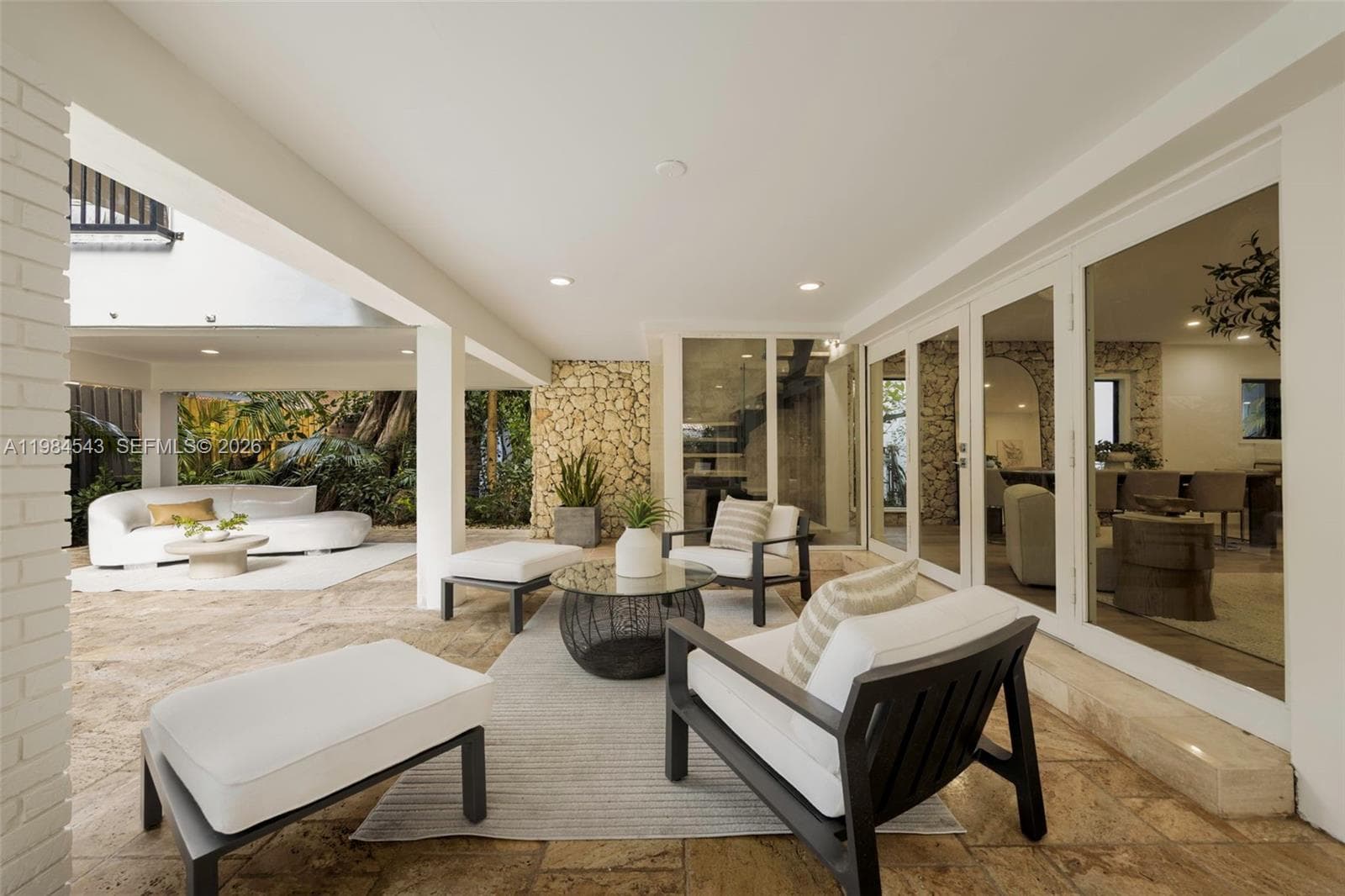 3090 Kirk St, Coconut Grove FL 33133 — 19
