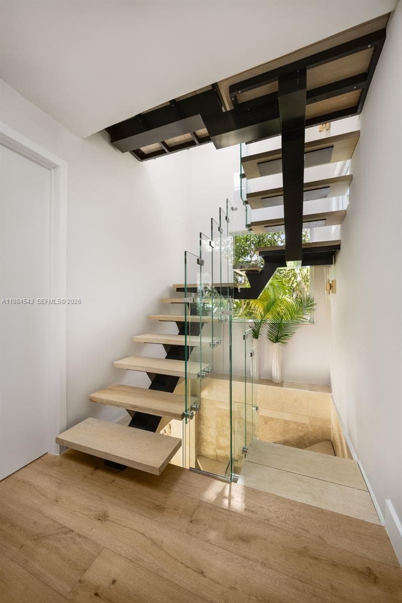 3090 Kirk St, Coconut Grove FL 33133 — 8