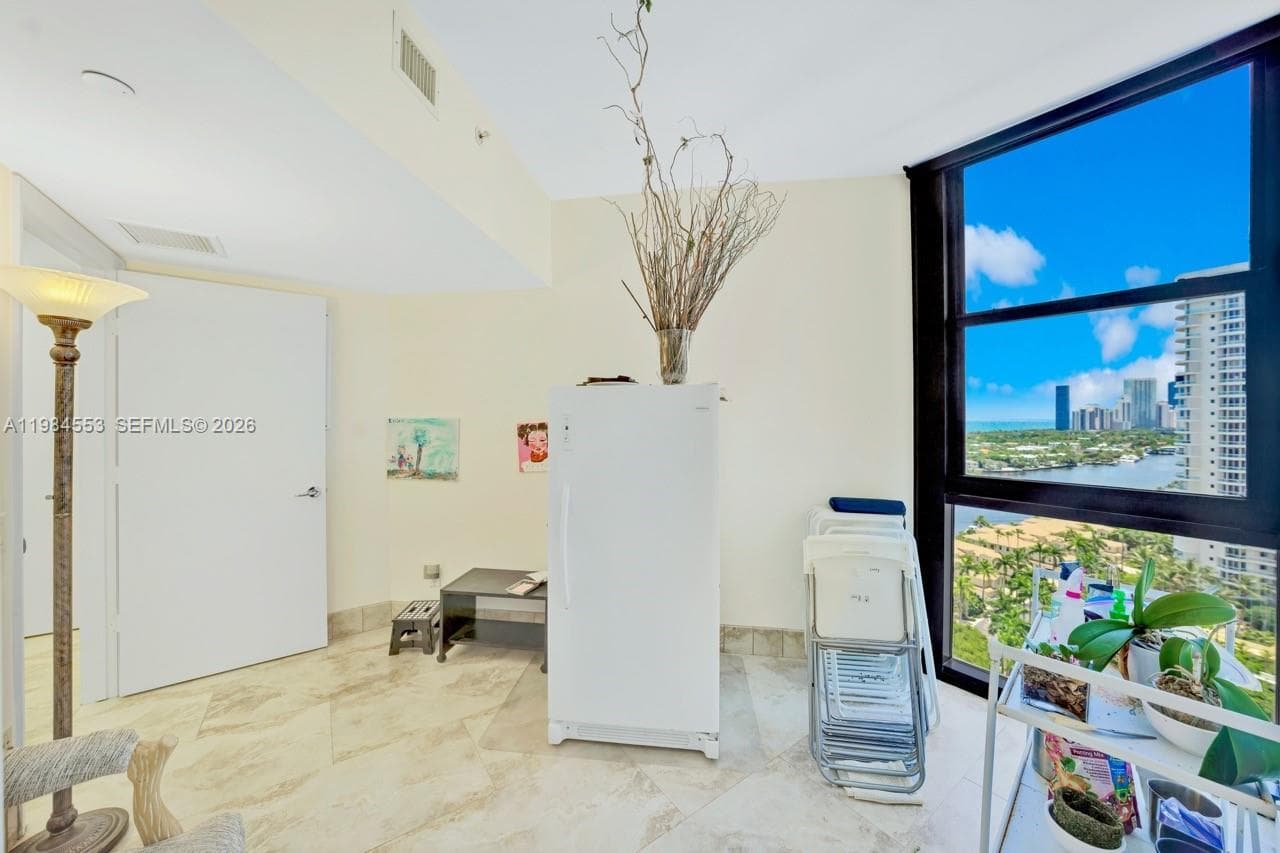 21200 Point Pl # 1901, Aventura FL 33180 — 48