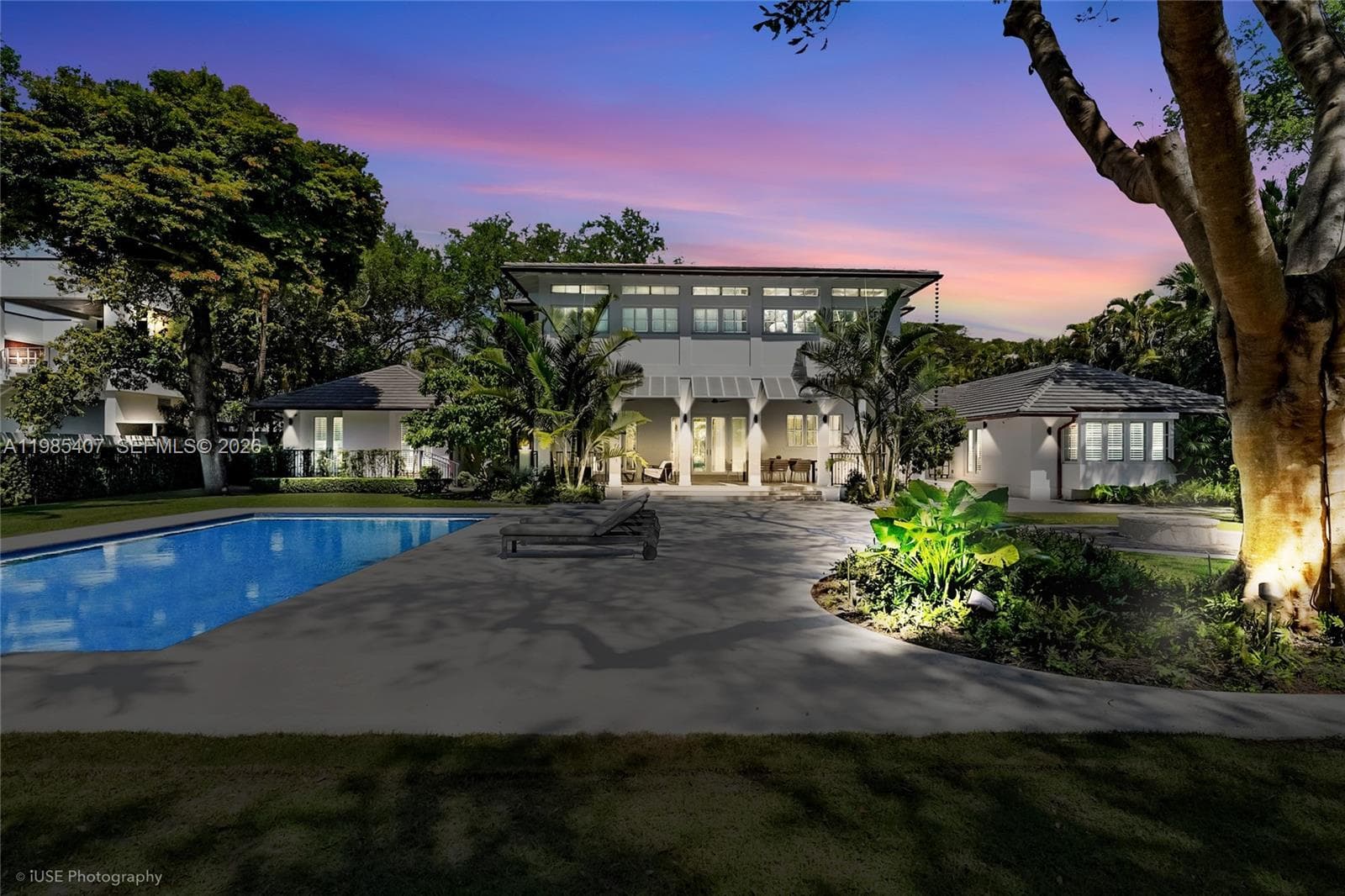 4550 Sunset Dr, Coral Gables FL 33143 — 6