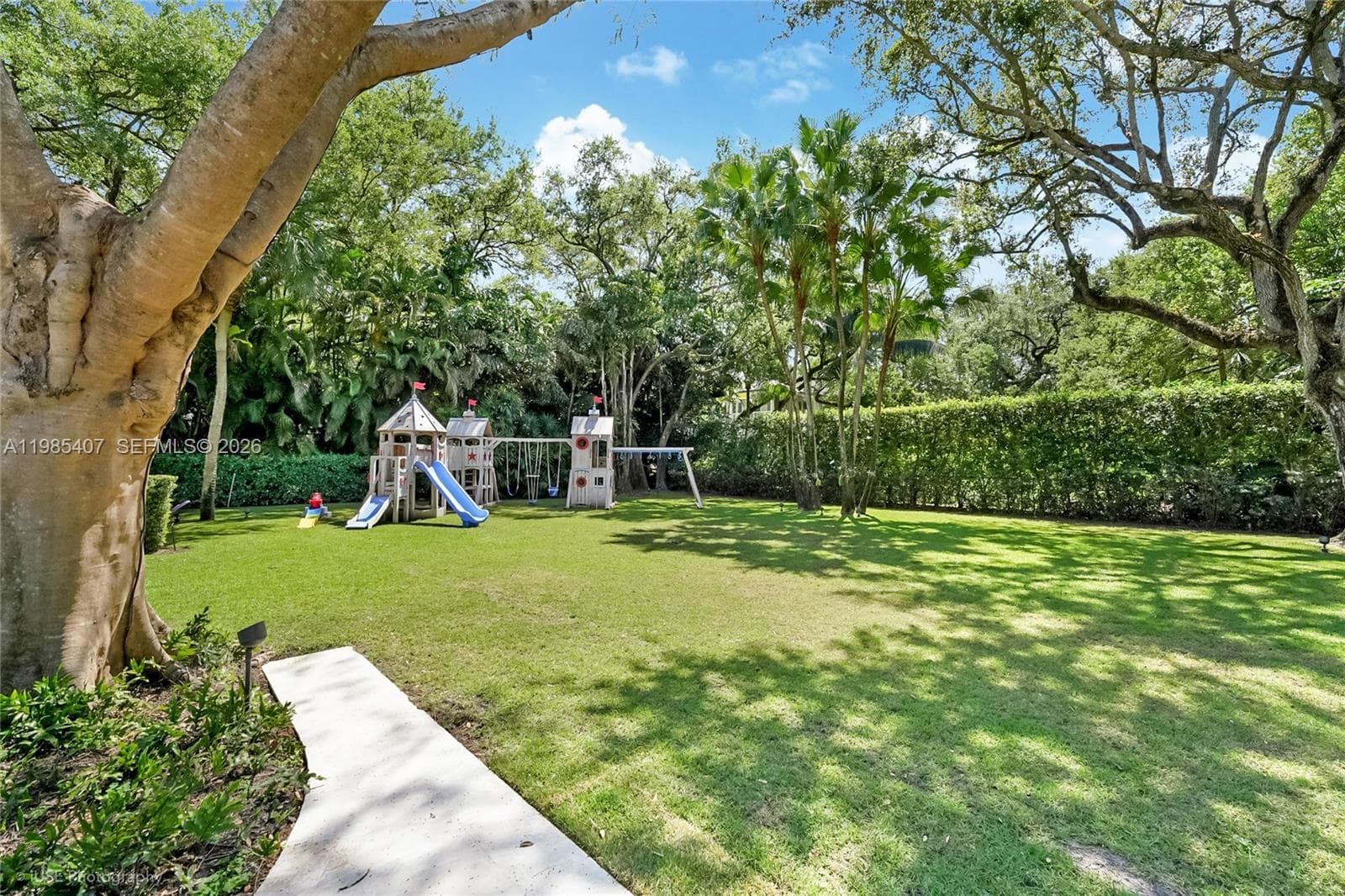 4550 Sunset Dr, Coral Gables FL 33143 — 52