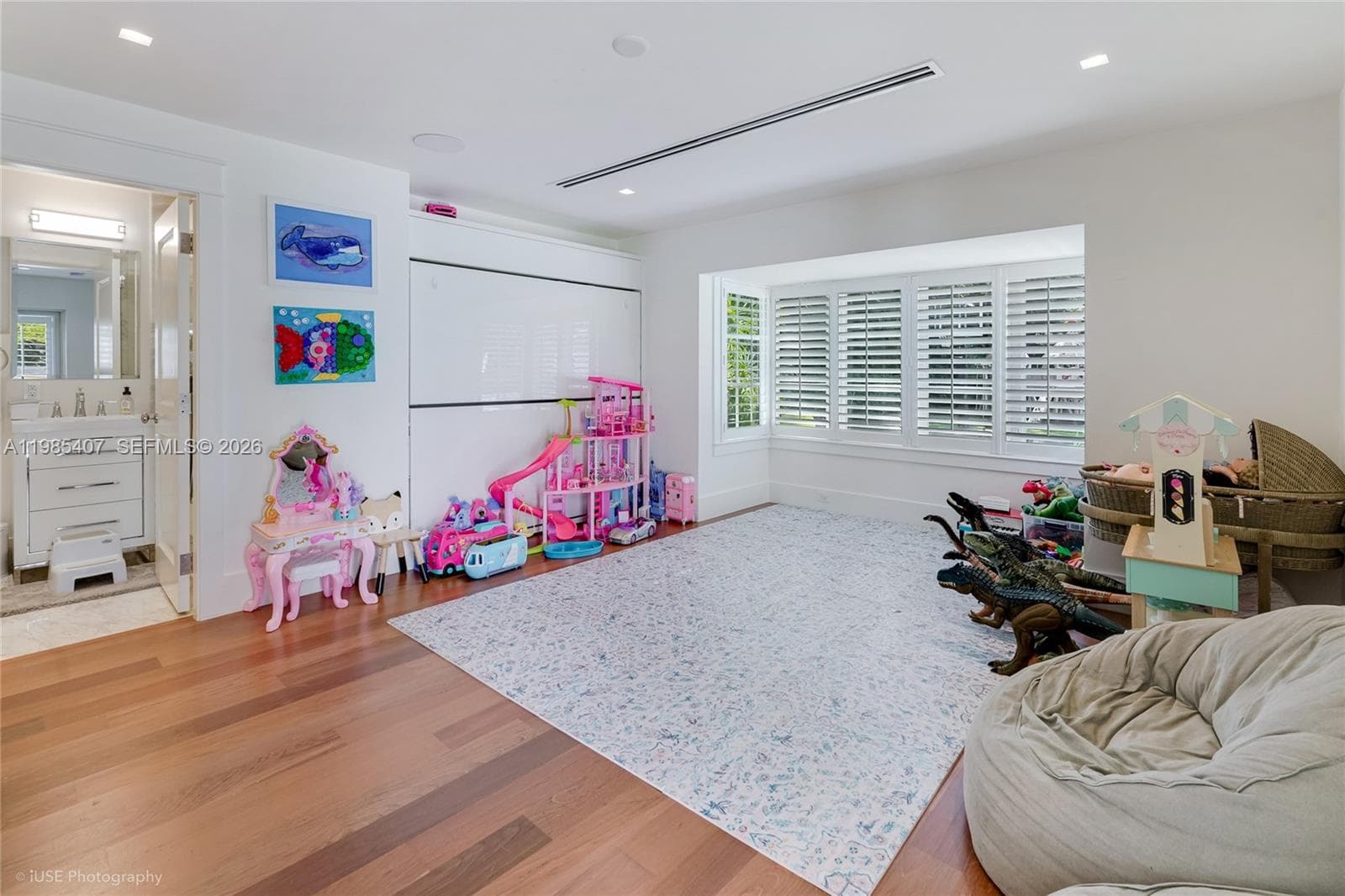4550 Sunset Dr, Coral Gables FL 33143 — 42