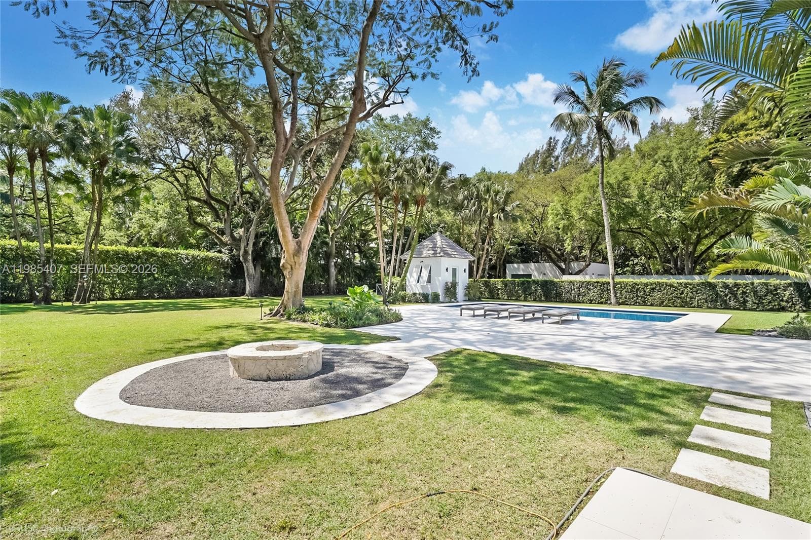 4550 Sunset Dr, Coral Gables FL 33143 — 46