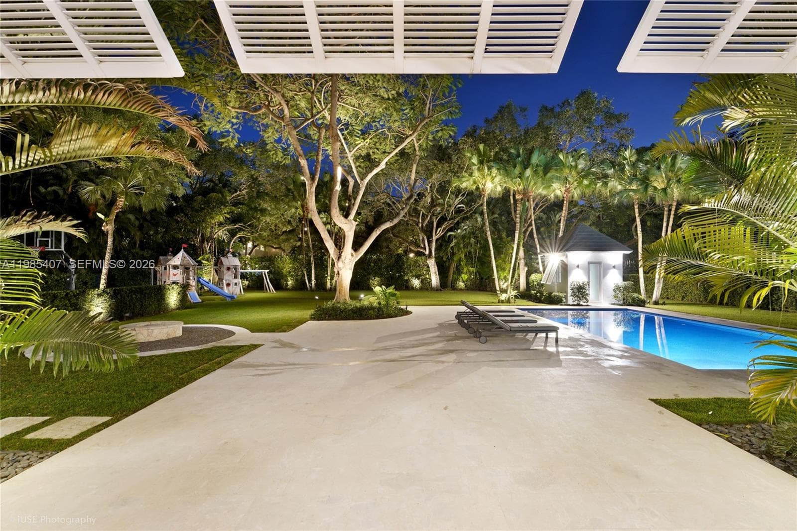 4550 Sunset Dr, Coral Gables FL 33143 — 53