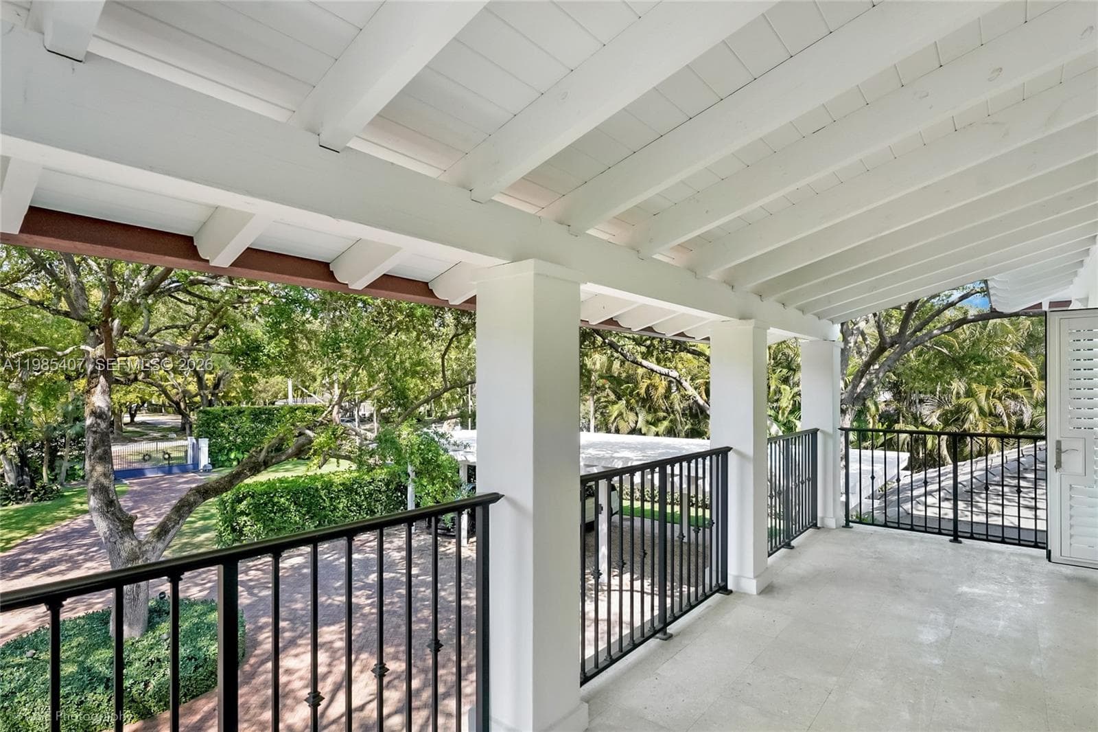 4550 Sunset Dr, Coral Gables FL 33143 — 34