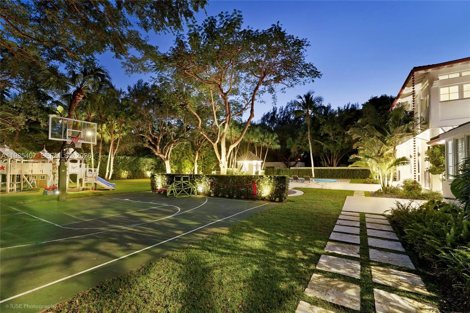 4550 Sunset Dr, Coral Gables FL 33143 — 61