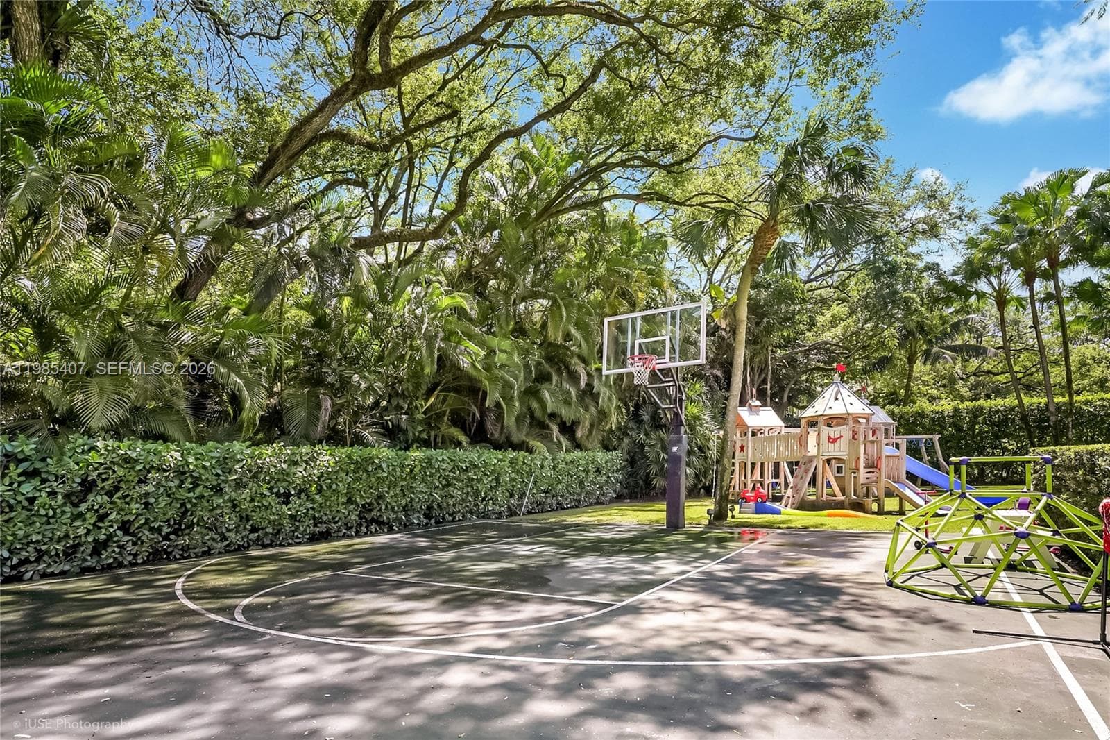 4550 Sunset Dr, Coral Gables FL 33143 — 55