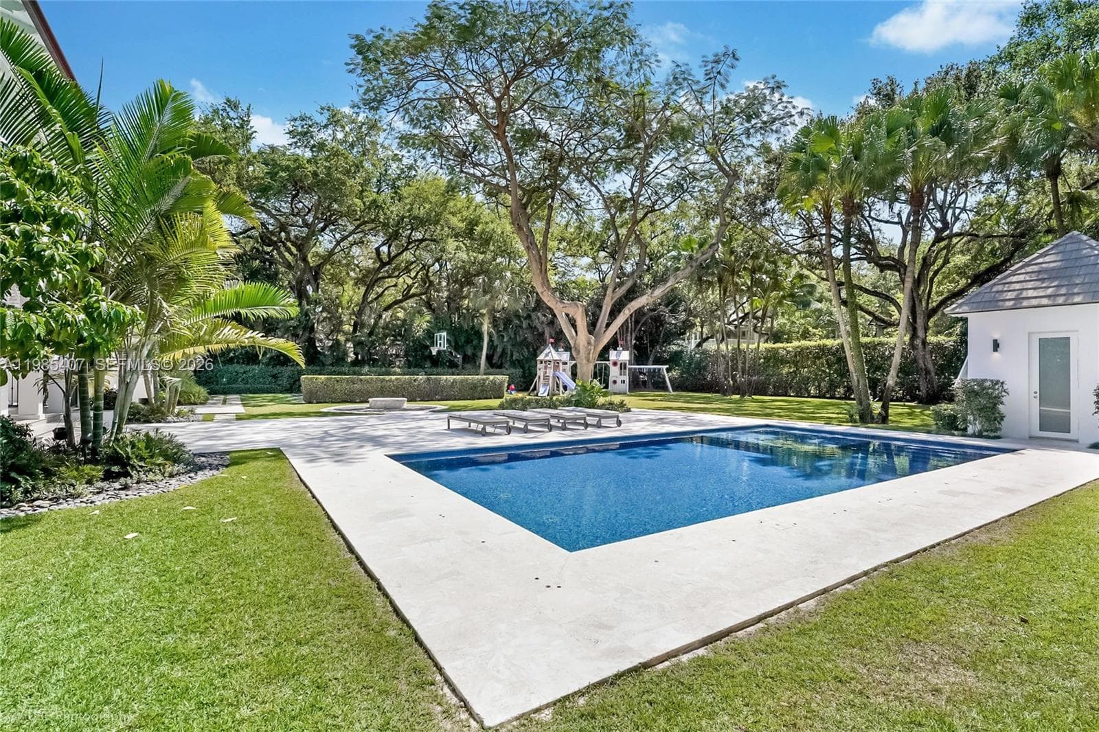 4550 Sunset Dr, Coral Gables FL 33143 — 50