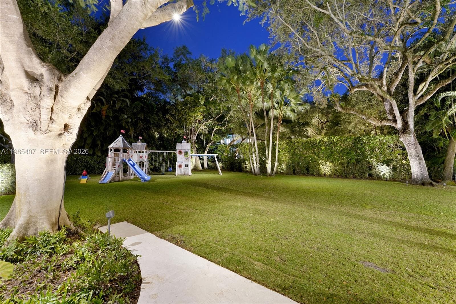 4550 Sunset Dr, Coral Gables FL 33143 — 58