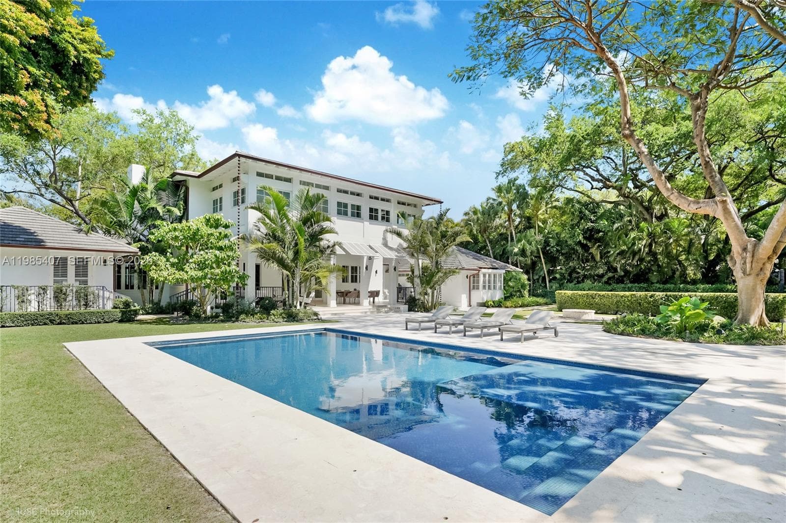4550 Sunset Dr, Coral Gables FL 33143 — 4