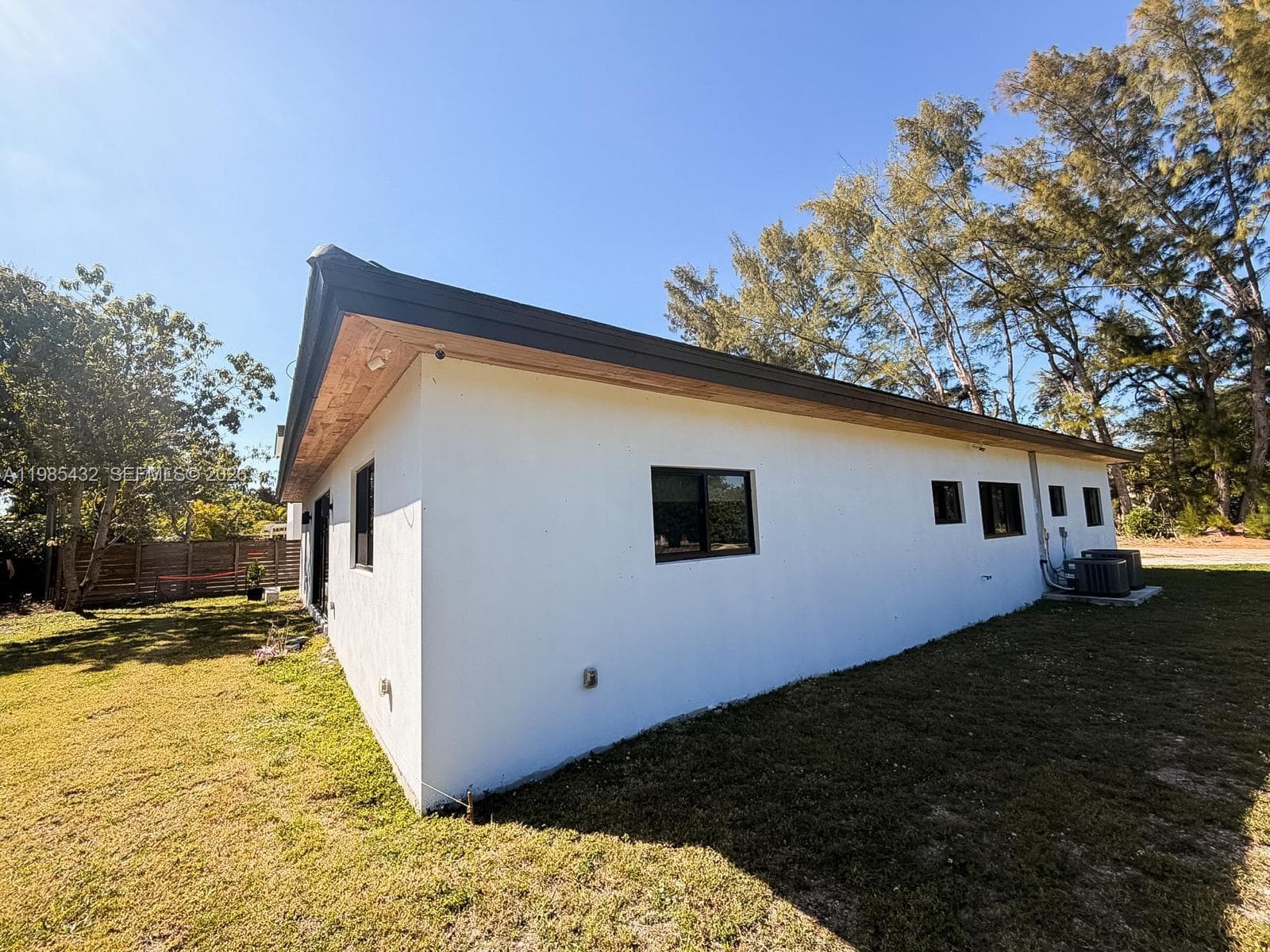 6200 SW 57th Dr, South Miami FL 33143 — 35