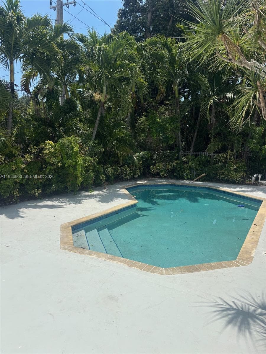 8850 NE 4th Ave, El Portal FL 33138 — 27
