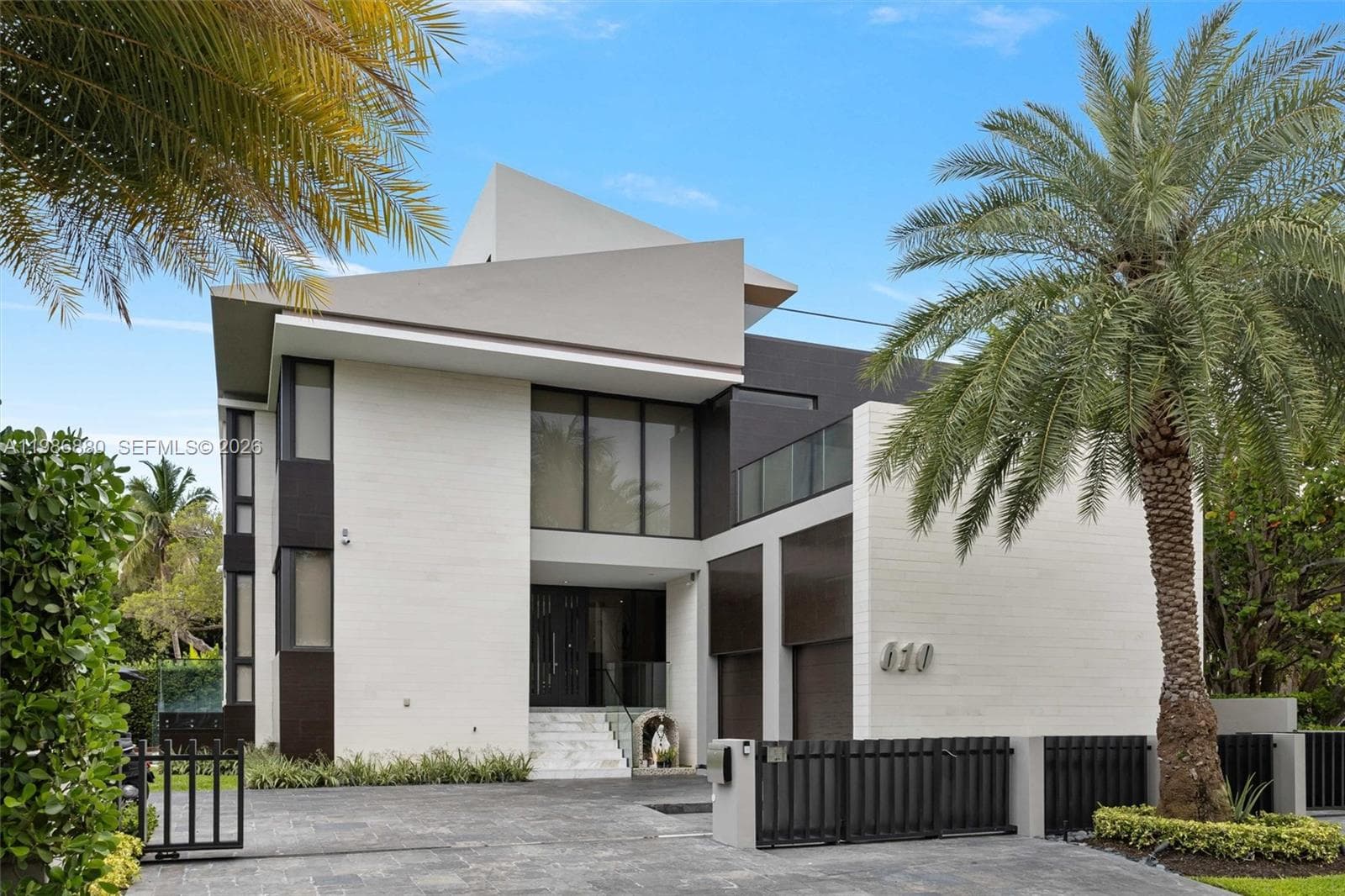 610 Harbor Cir, Key Biscayne FL 33149 — 61
