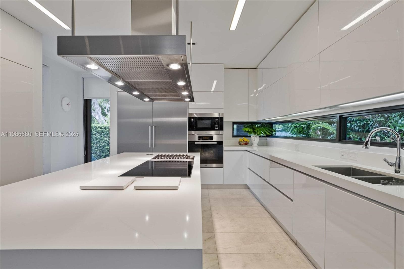 610 Harbor Cir, Key Biscayne FL 33149 — 18