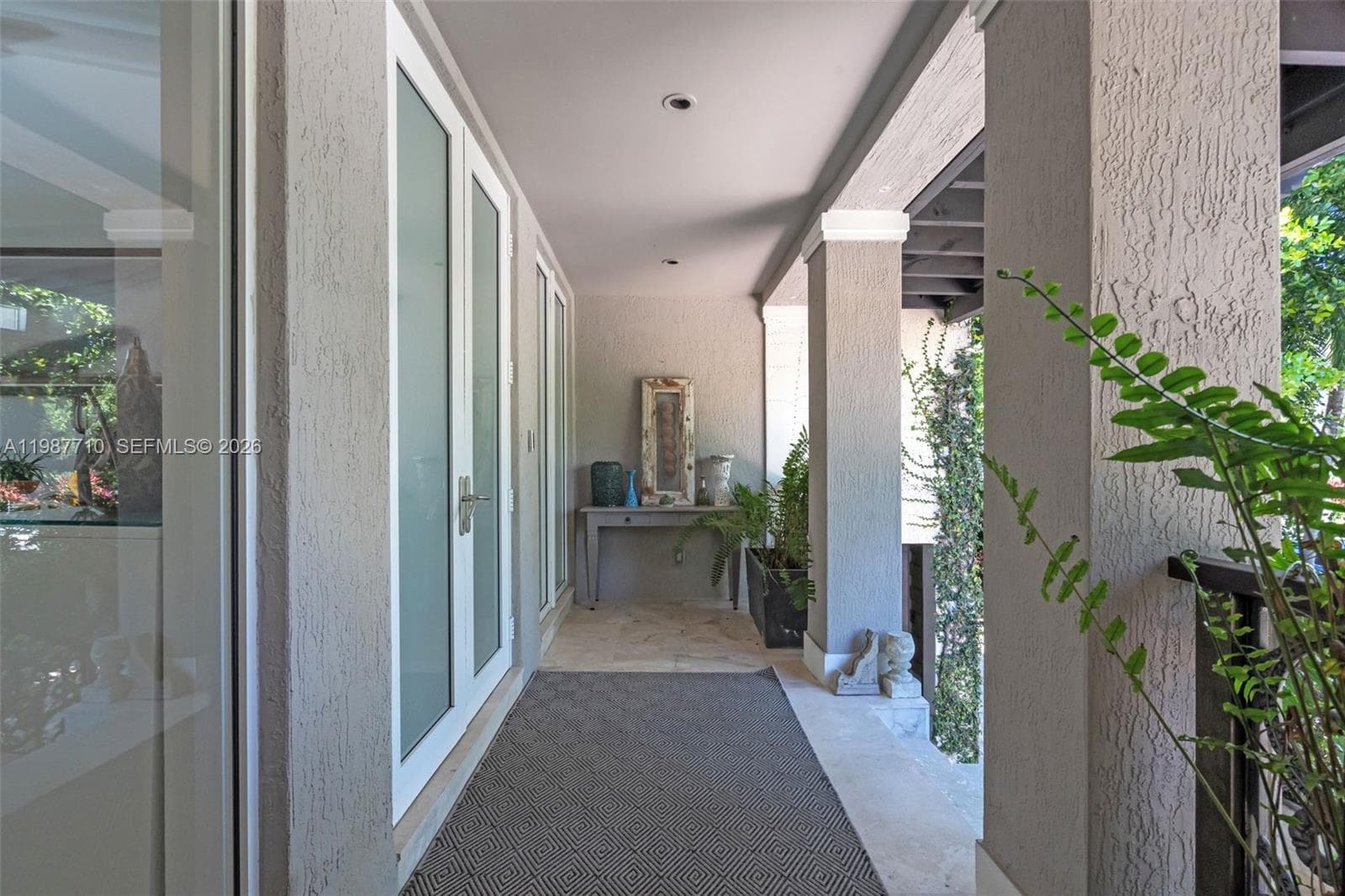 140 Hampton Ln, Key Biscayne FL 33149 — 34