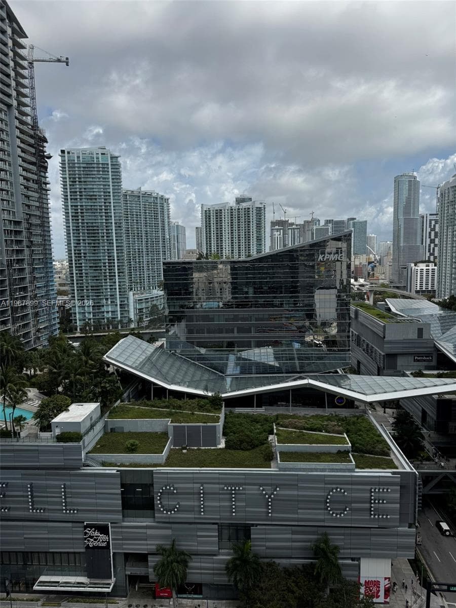 45 SW 9th St # 2009, Miami FL 33130 — 5