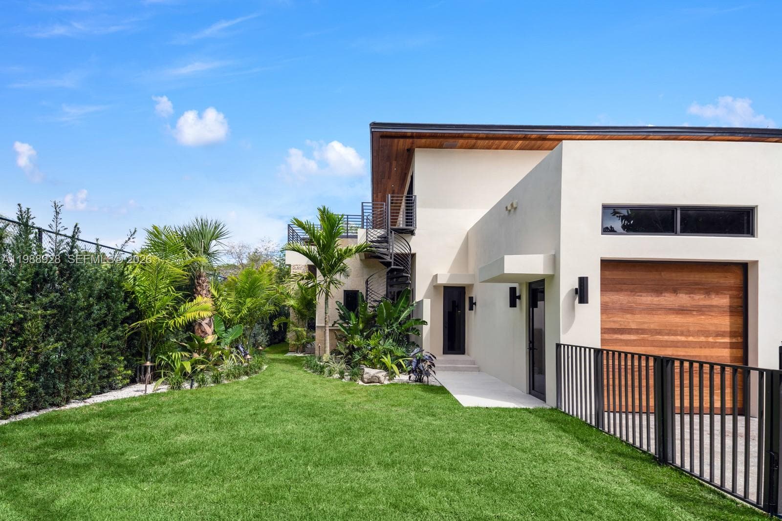5545 SW 81st Ter, Miami FL 33143 — 99