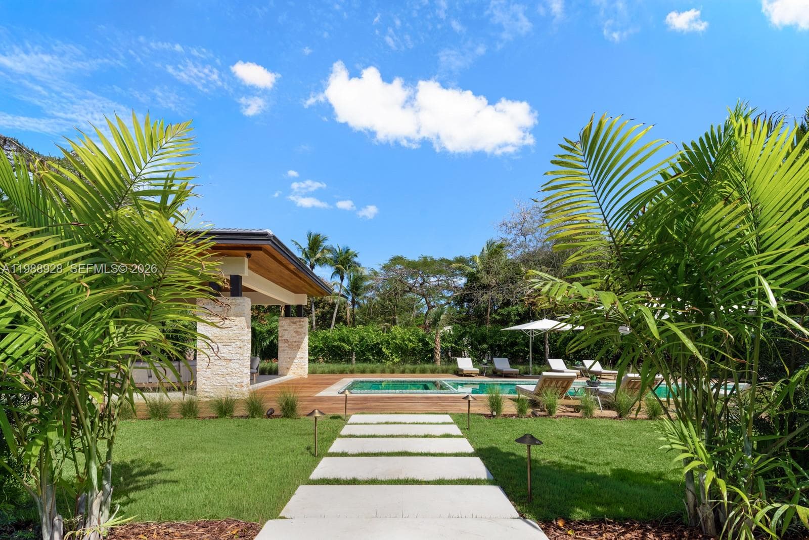 5545 SW 81st Ter, Miami FL 33143 — 100