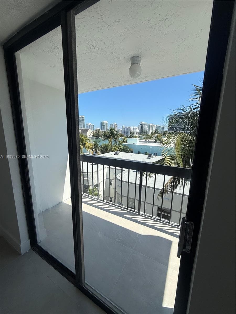 6937 Bay Dr, Miami Beach FL 33141 — 13