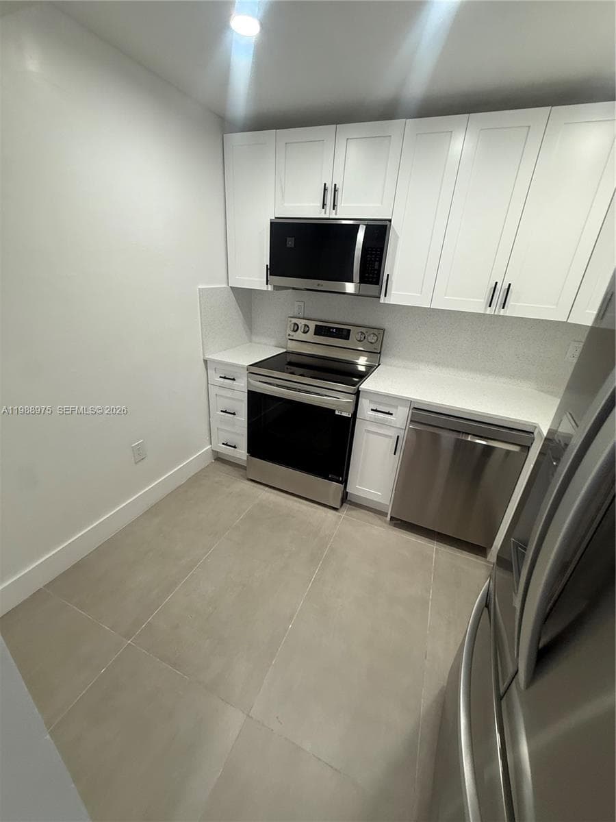6937 Bay Dr, Miami Beach FL 33141 — 16