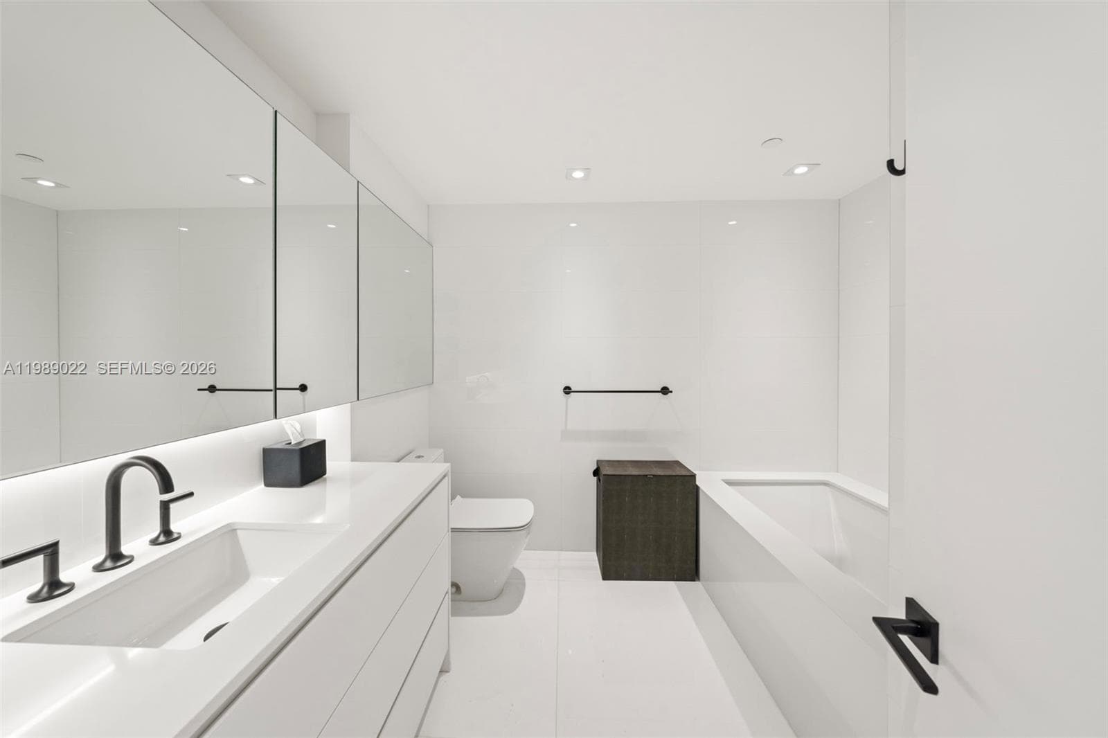 9999 Collins Ave # 11J, Bal Harbour FL 33154 — 22