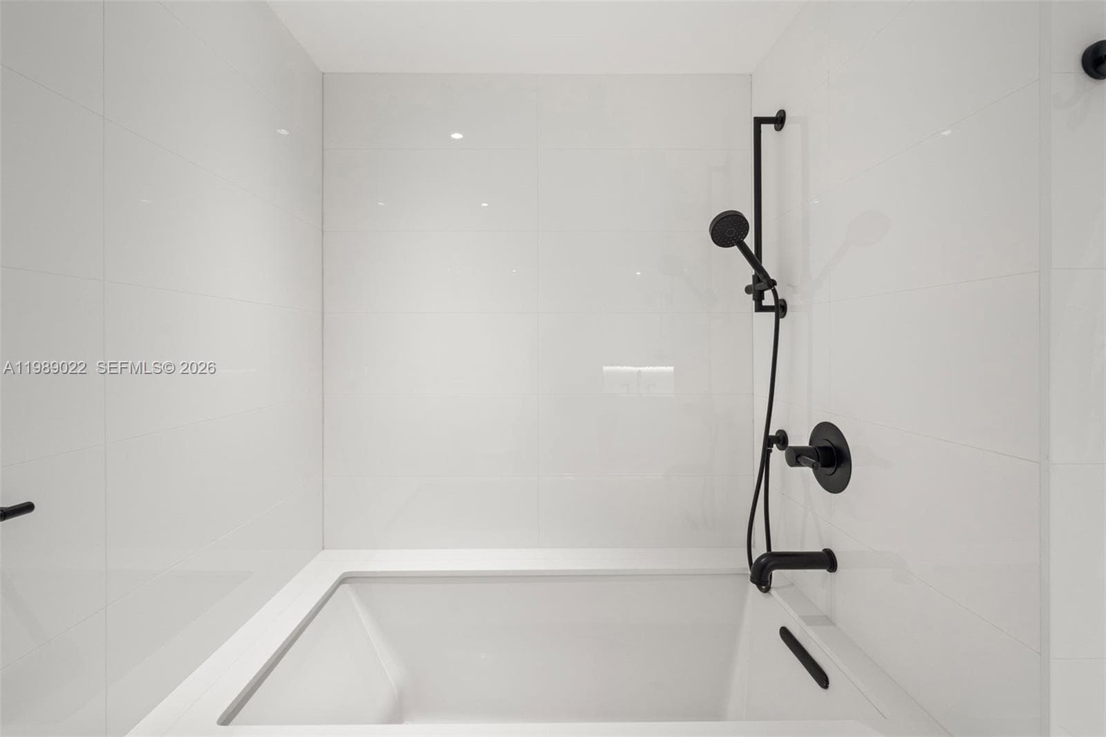 9999 Collins Ave # 11J, Bal Harbour FL 33154 — 24