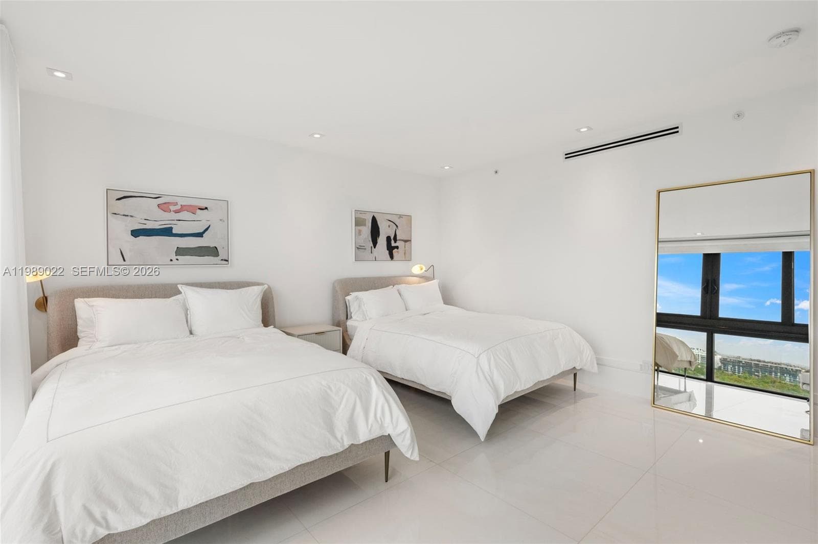9999 Collins Ave # 11J, Bal Harbour FL 33154 — 33