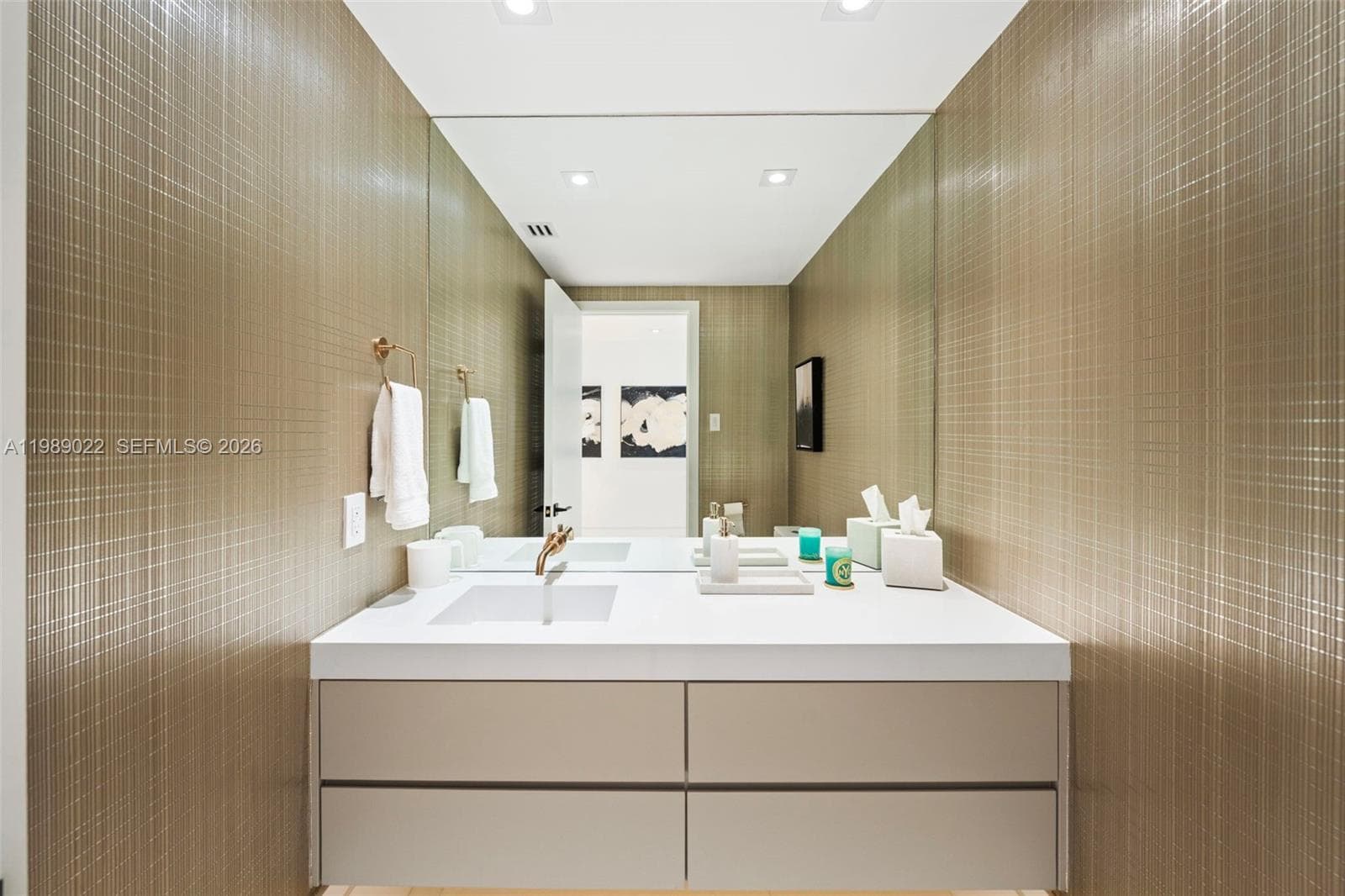 9999 Collins Ave # 11J, Bal Harbour FL 33154 — 43