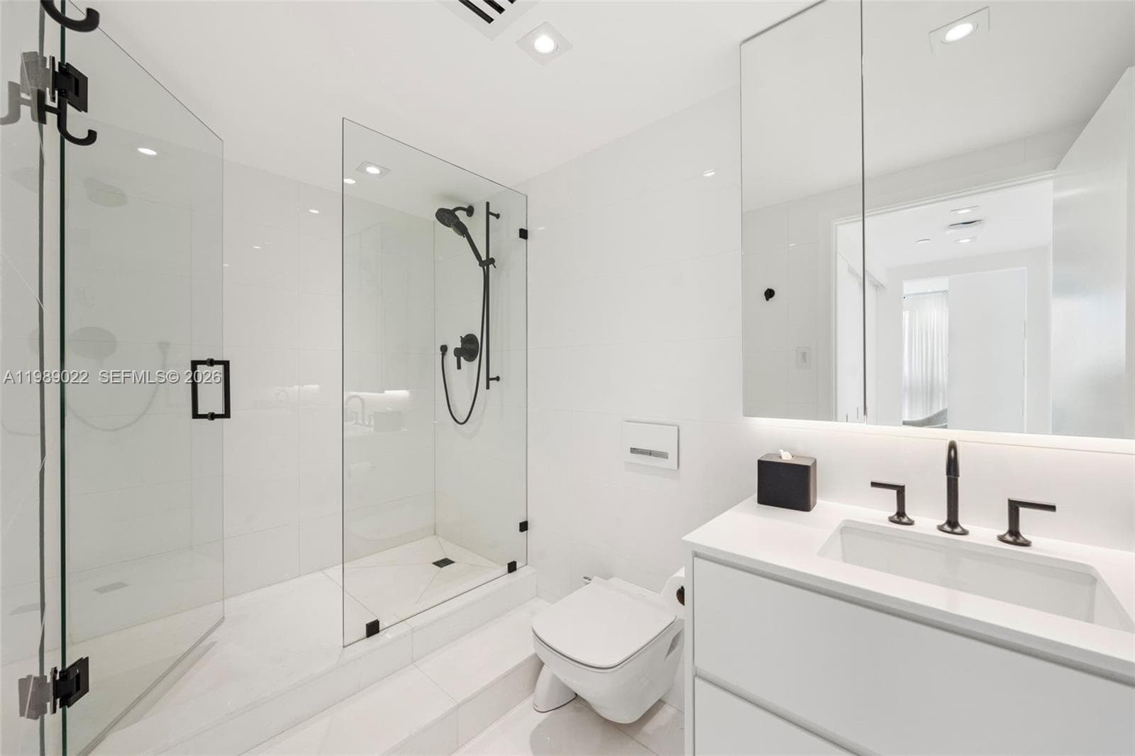 9999 Collins Ave # 11J, Bal Harbour FL 33154 — 35