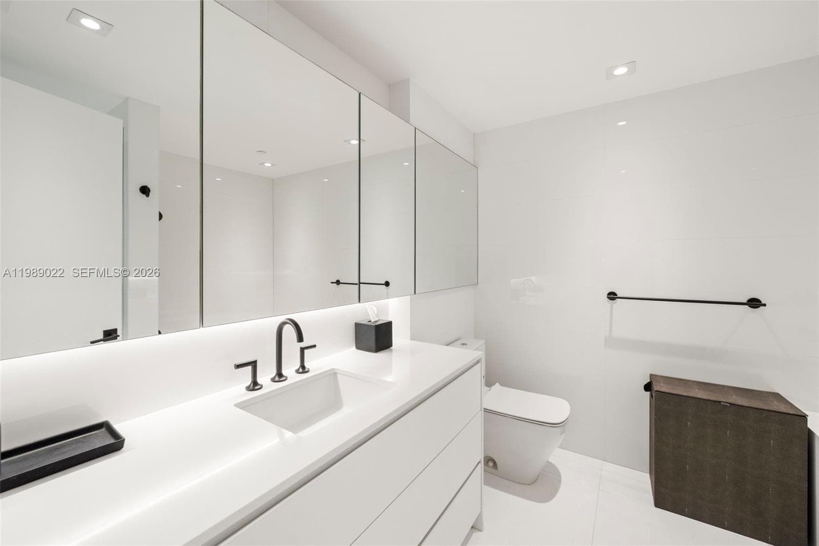 9999 Collins Ave # 11J, Bal Harbour FL 33154 — 21