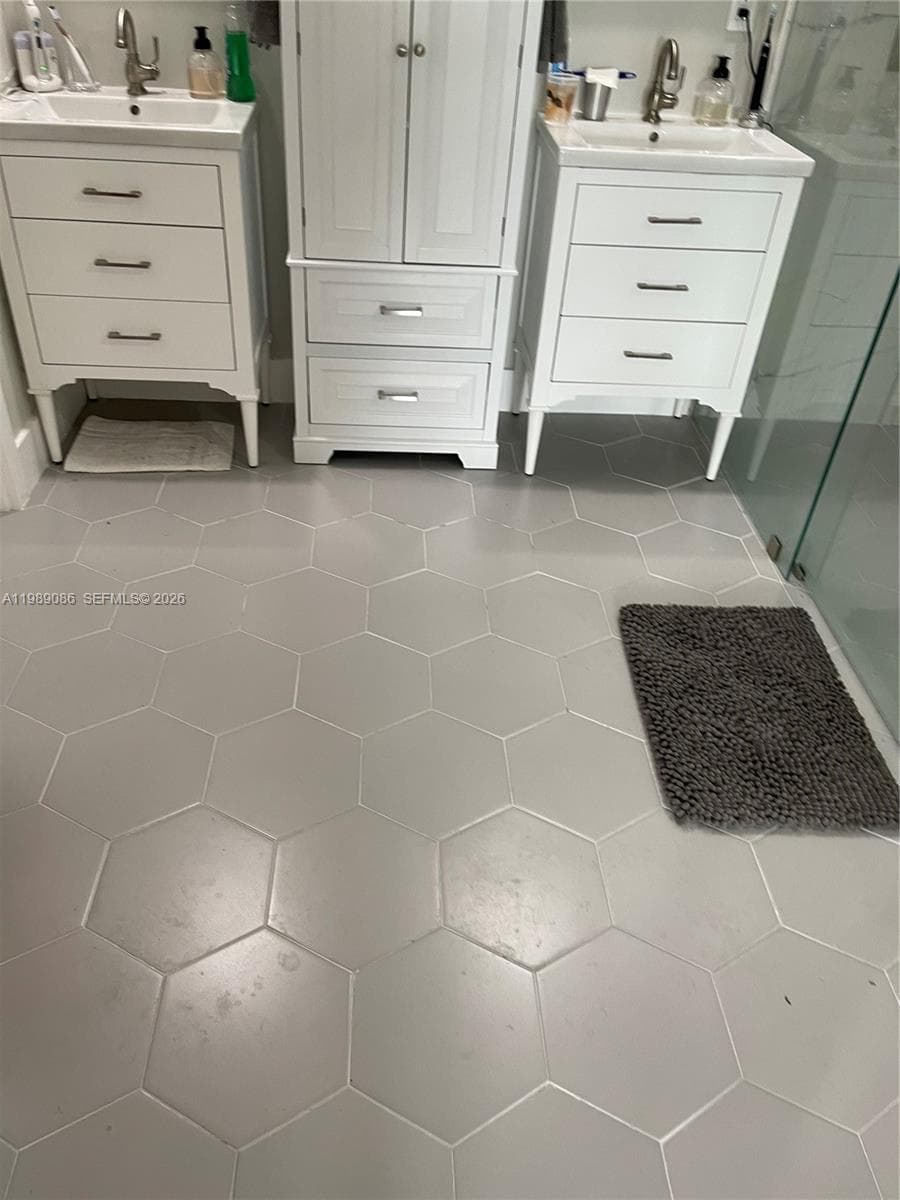 1236 NW 208th St, Miami Gardens FL 33169 — 28