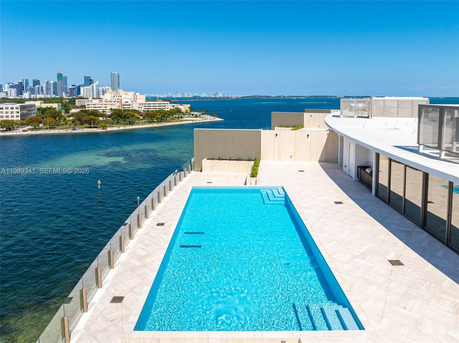 5 Grove Isle Dr, Coconut Grove FL 33131 — 40