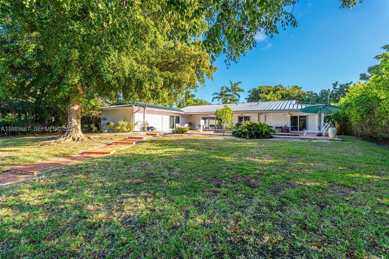 221 Knollwood Dr, Key Biscayne FL 33149 — 27