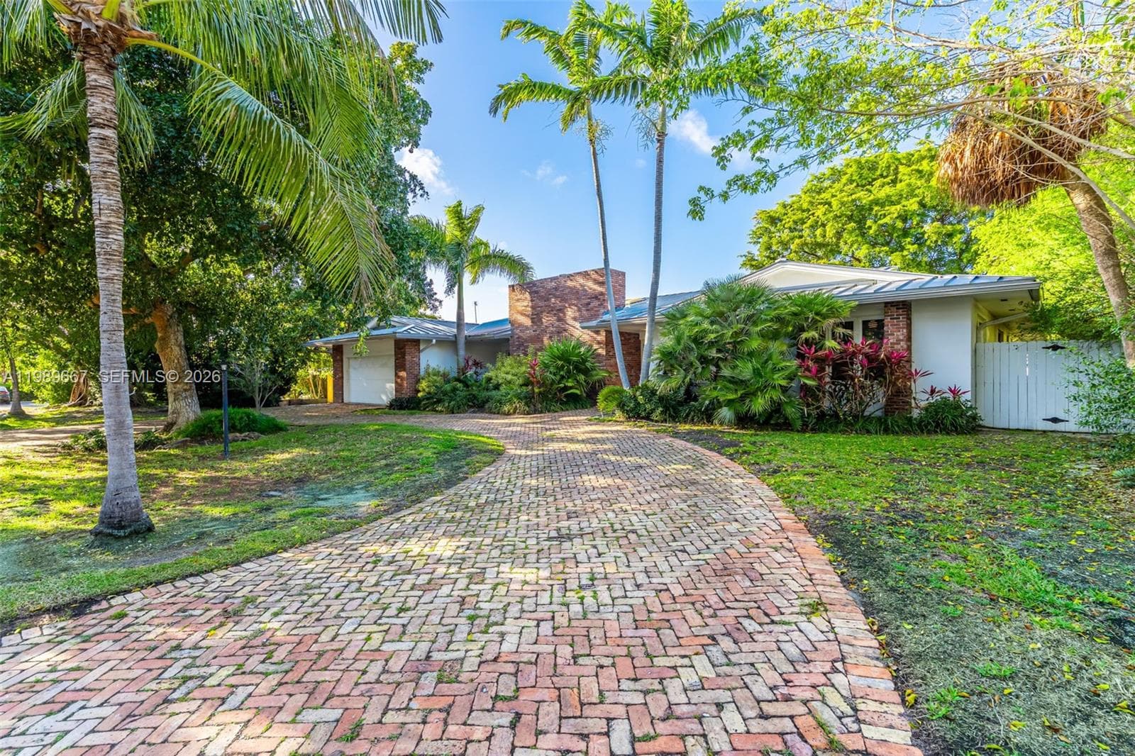 221 Knollwood Dr, Key Biscayne FL 33149 — 3