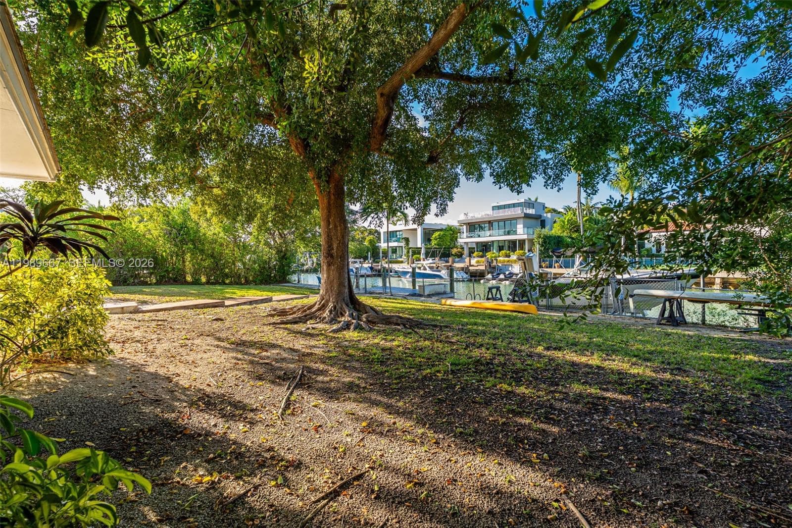 221 Knollwood Dr, Key Biscayne FL 33149 — 29