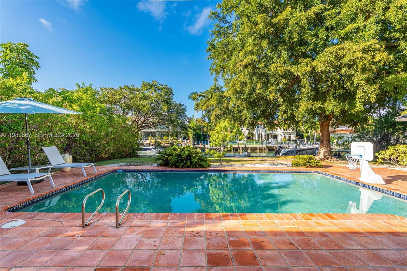 221 Knollwood Dr, Key Biscayne FL 33149 — 25