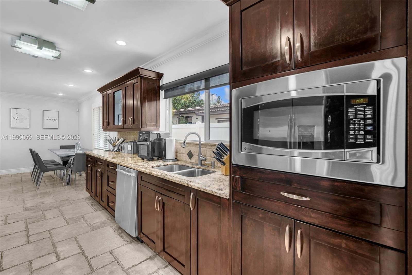 851 Bluebird Ave, Miami Springs FL 33166 — 18