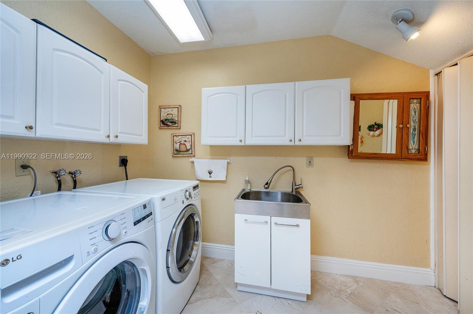 588 Miller Dr, Miami Springs FL 33166 — 27