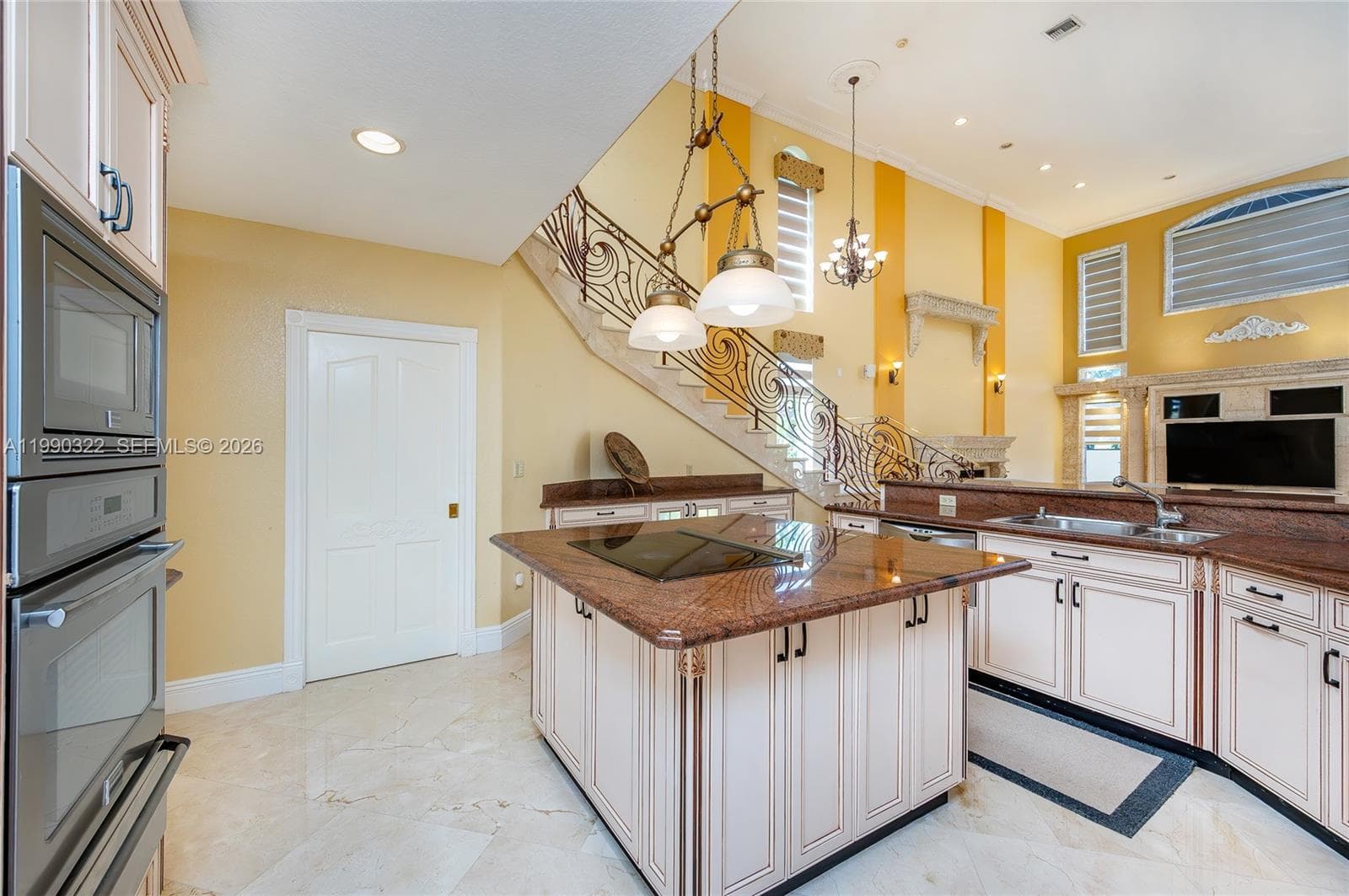 588 Miller Dr, Miami Springs FL 33166 — 12