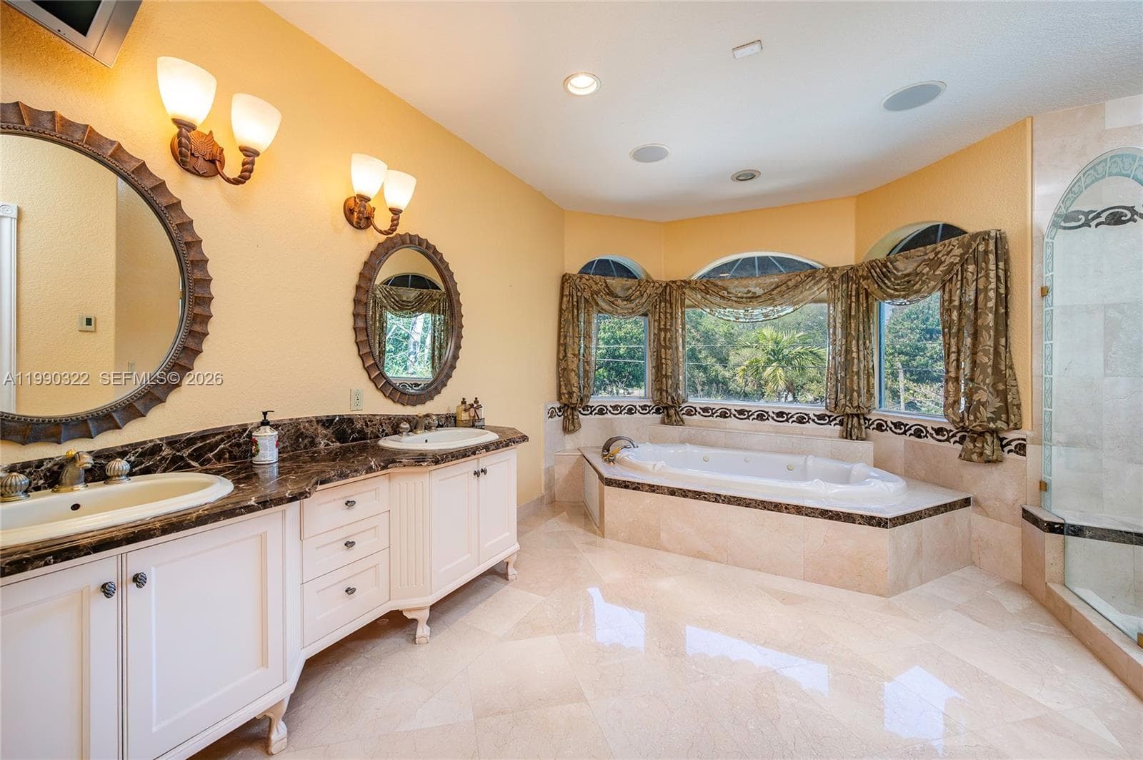 588 Miller Dr, Miami Springs FL 33166 — 32