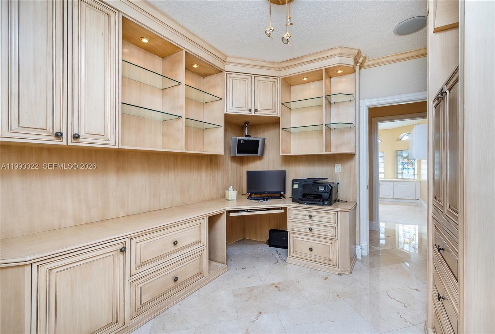 588 Miller Dr, Miami Springs FL 33166 — 28