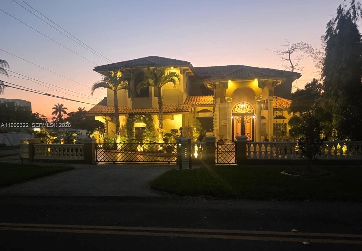 588 Miller Dr, Miami Springs FL 33166 — 61