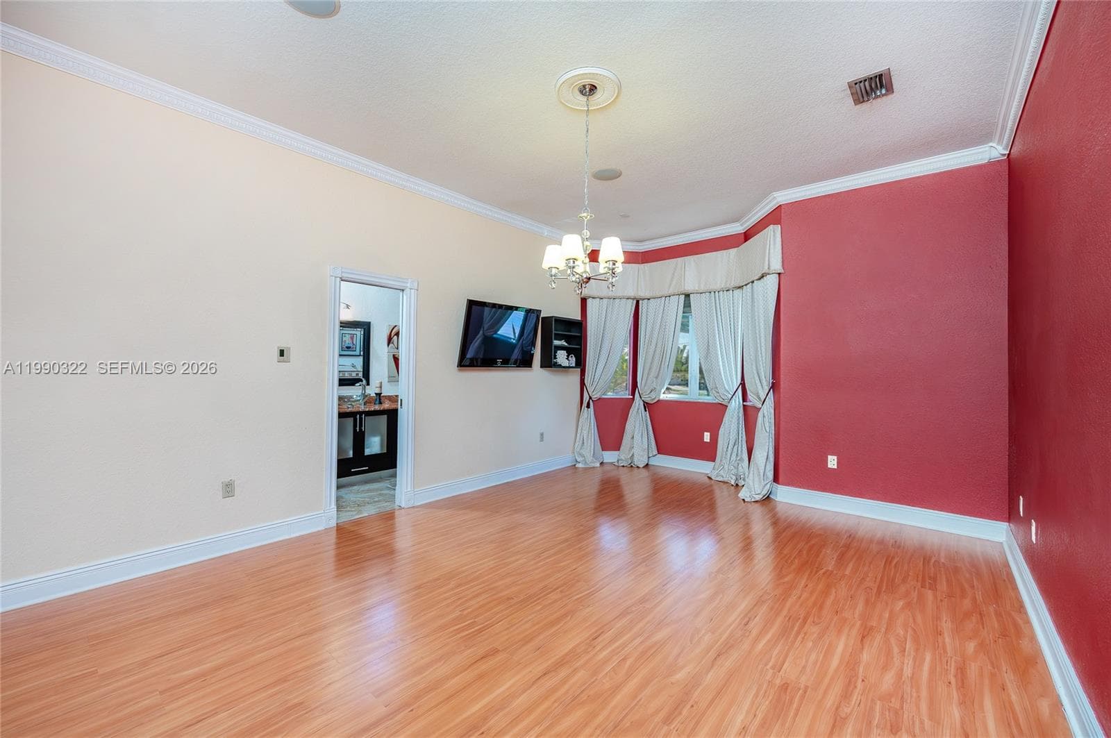 588 Miller Dr, Miami Springs FL 33166 — 38