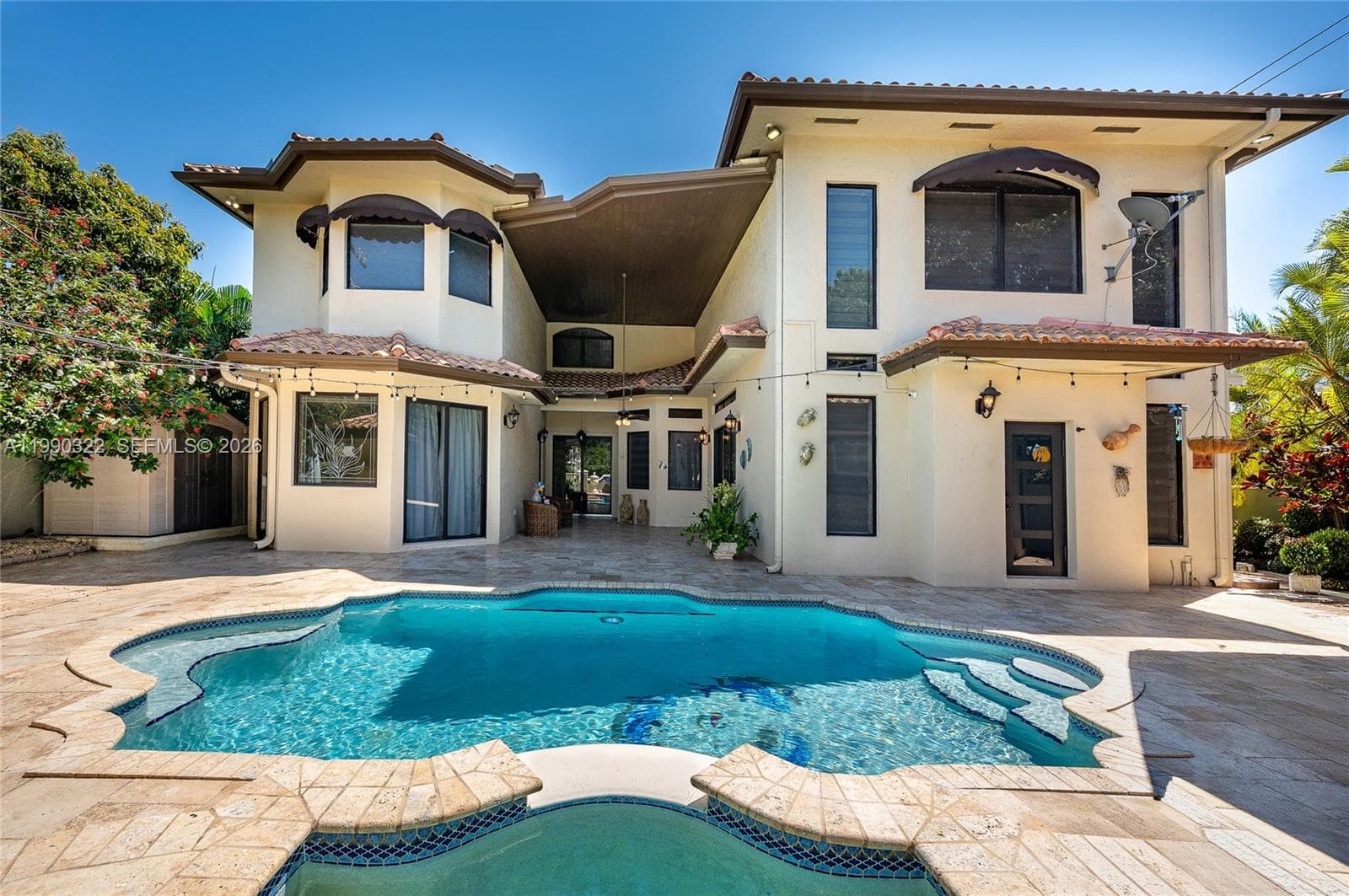 588 Miller Dr, Miami Springs FL 33166 — 54