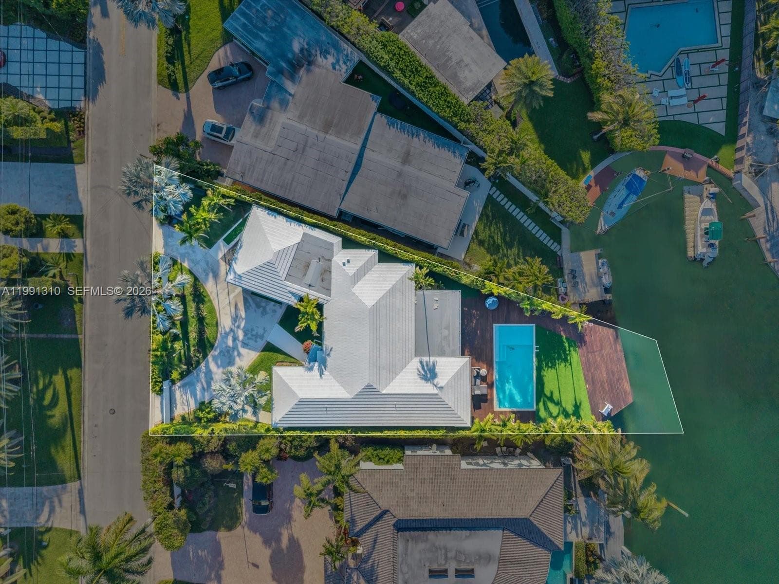 1277 Biscaya Dr, Surfside FL 33154 — 38