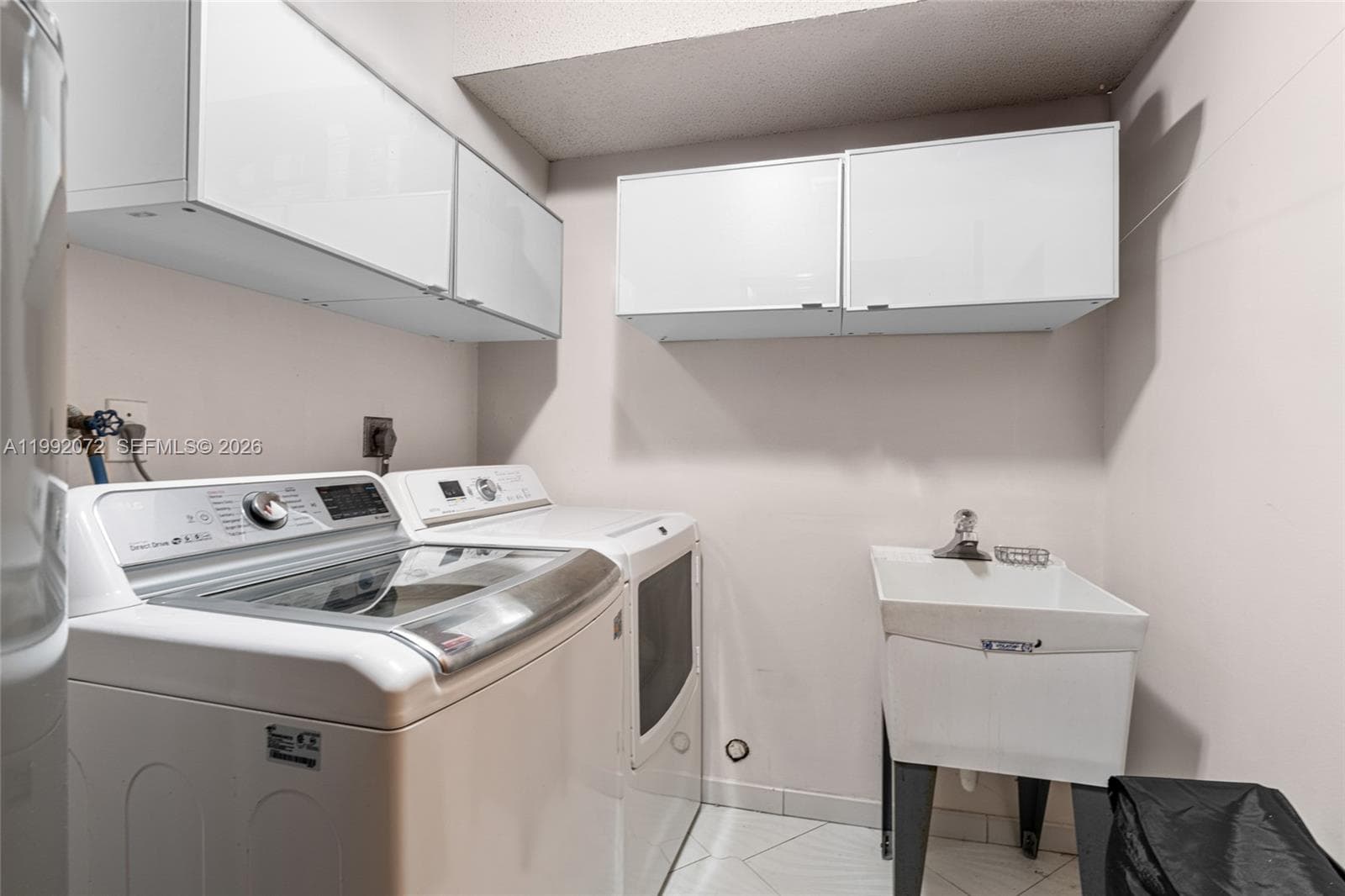 16214 NW 82nd Pl, Miami Lakes FL 33016 — 41