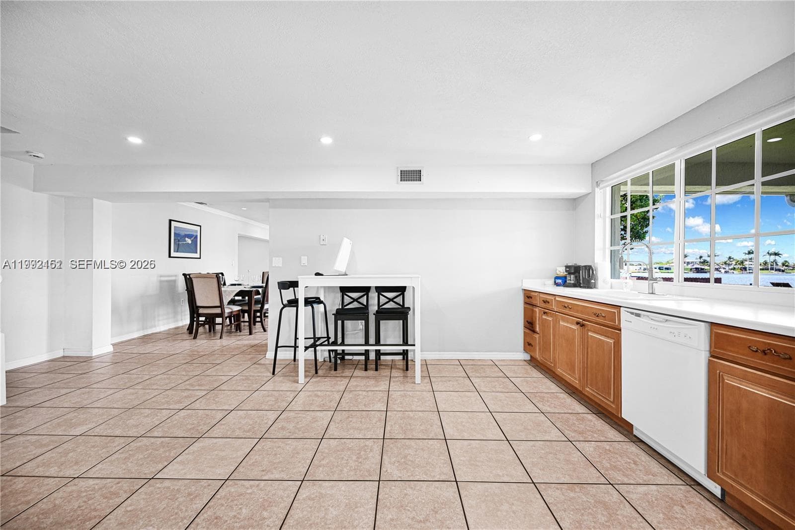 18400 NW 78th Ave, Hialeah FL 33015 — 24